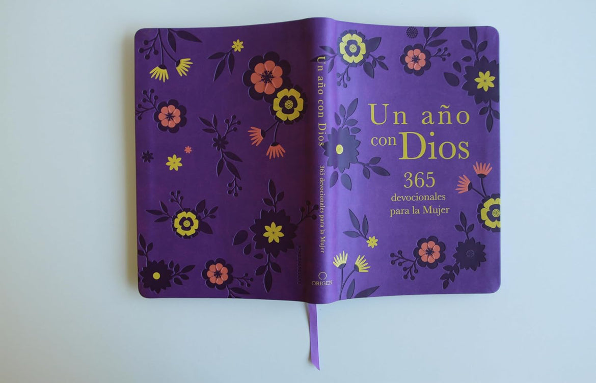 Un año con Dios 365 Devocionales para la Mujer